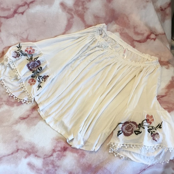 Xhilaration Tops - Exhilaration Ivory Floral Cuff Peasant Top Resale, Size Small Embroidered Floral
